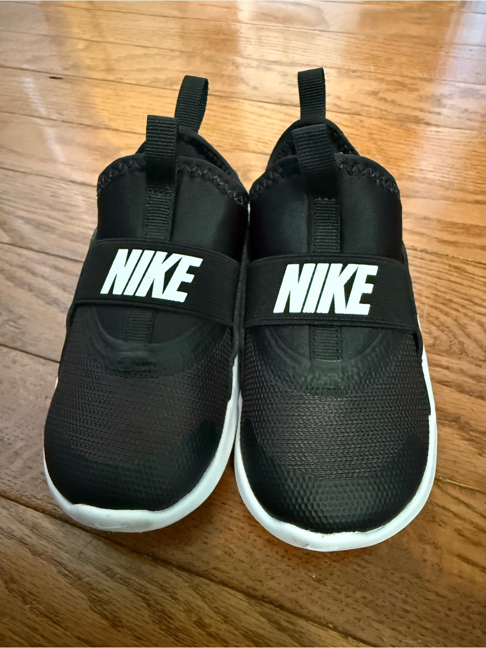 Like New Nike Toddler 8C Flex Runner Black Slip-On Athletic Shoes